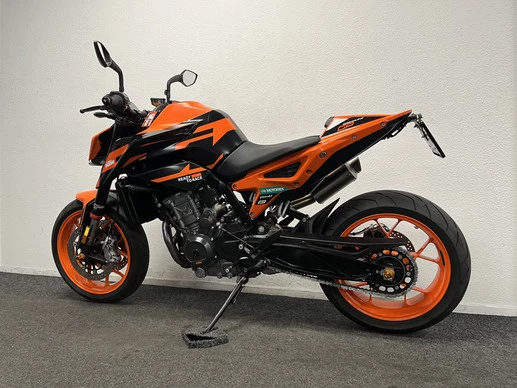 KTM 890 - Afbeelding 16 van 23