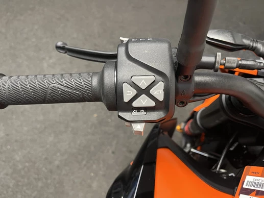 KTM 890 - Afbeelding 22 van 23