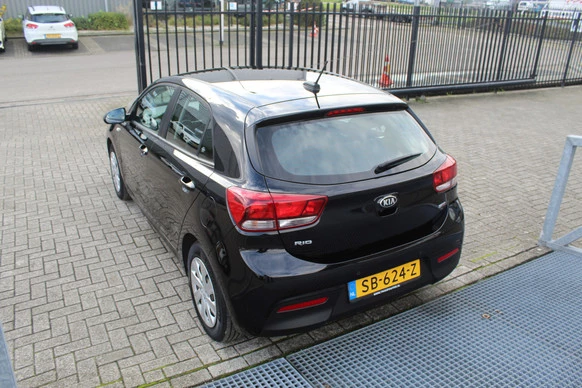 Kia Rio - Afbeelding 3 van 21