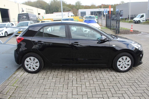 Kia Rio - Afbeelding 7 van 21
