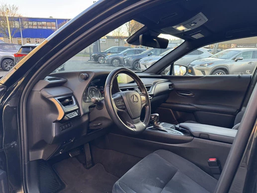 Lexus UX - Afbeelding 13 van 30