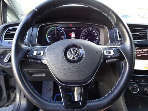 Volkswagen e-Golf - Afbeelding 11 van 29
