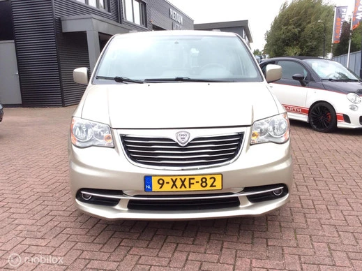 Lancia Voyager - Afbeelding 2 van 30