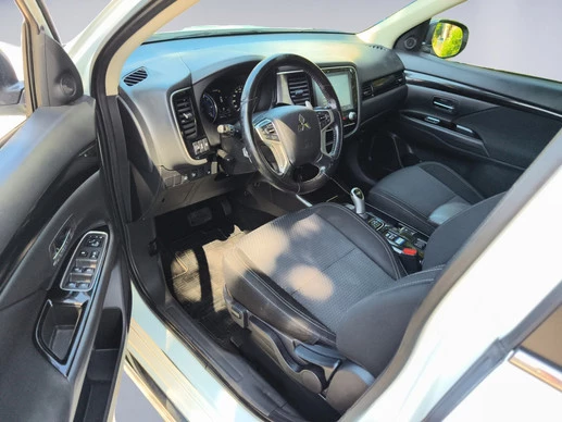 Mitsubishi Outlander - Afbeelding 15 van 30