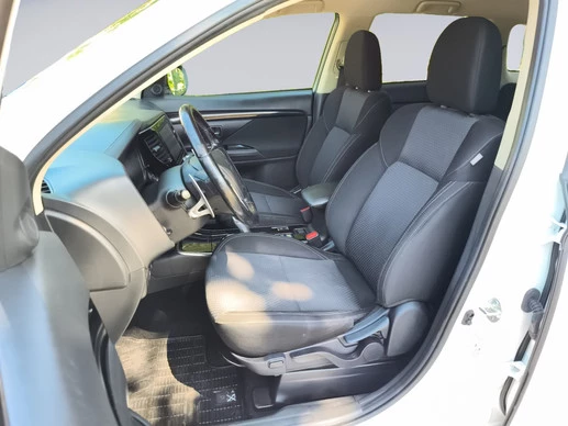 Mitsubishi Outlander - Afbeelding 16 van 30