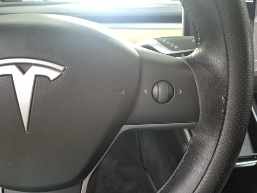 Tesla Model 3 - Afbeelding 15 van 22