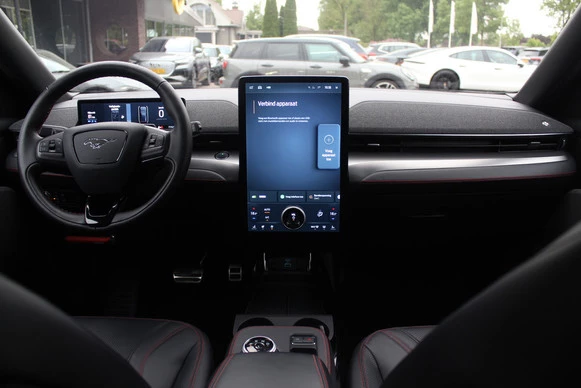 Ford Mustang Mach-E - Afbeelding 2 van 19