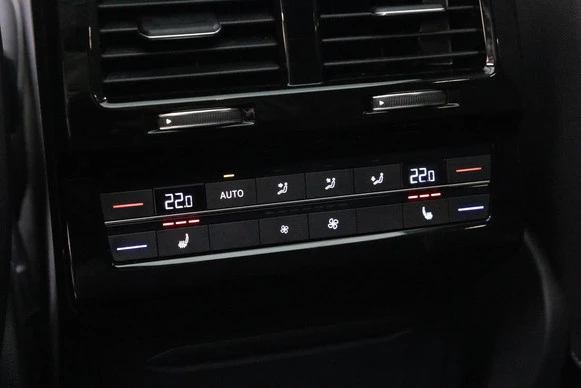 Volkswagen Touareg - Afbeelding 12 van 27