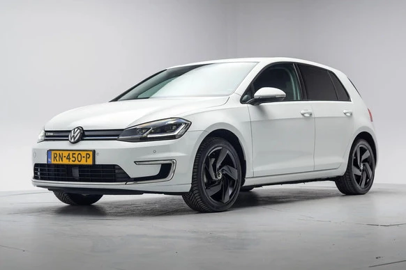 Volkswagen Golf - Afbeelding 1 van 30