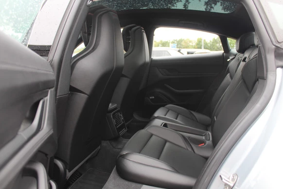 Porsche Taycan - Afbeelding 12 van 30