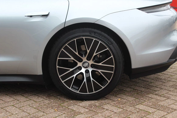 Porsche Taycan - Afbeelding 15 van 30
