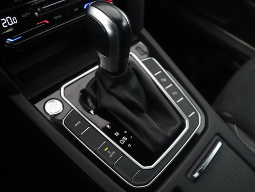 Volkswagen Passat - Afbeelding 24 van 30