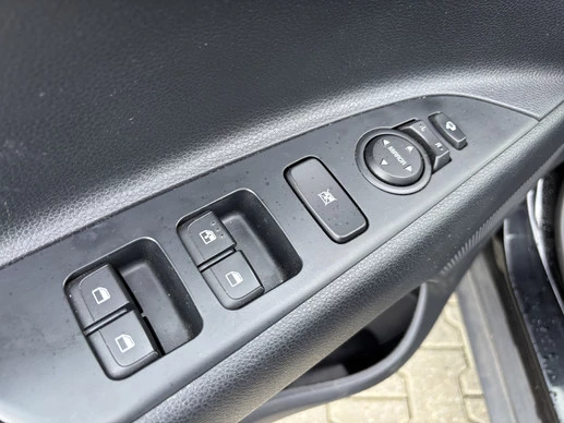 Kia Stonic - Afbeelding 14 van 24