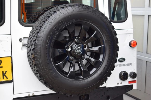 Land Rover Defender - Afbeelding 9 van 30