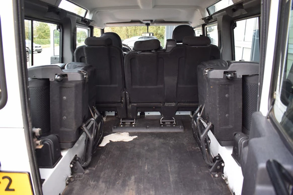 Land Rover Defender - Afbeelding 27 van 30