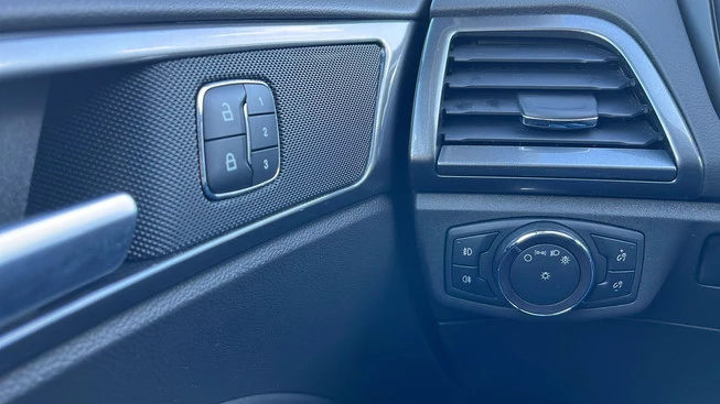 Ford Mondeo - Afbeelding 15 van 30