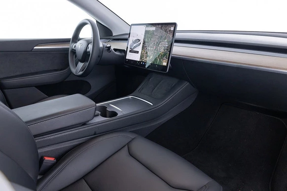 Tesla Model Y - Afbeelding 4 van 27