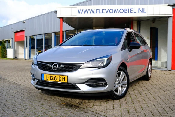 Opel Astra - Afbeelding 1 van 30