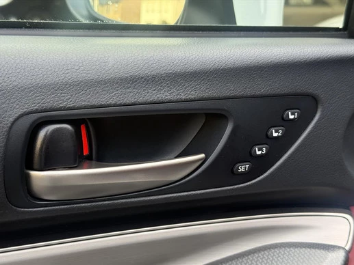 Lexus RC - Afbeelding 18 van 30