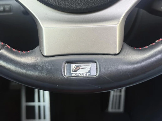 Lexus RC - Afbeelding 28 van 30