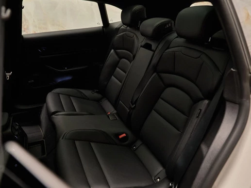 Porsche Taycan - Afbeelding 28 van 30