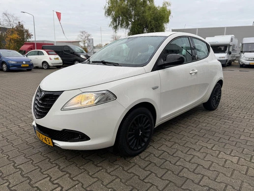 Lancia Ypsilon - Afbeelding 1 van 17
