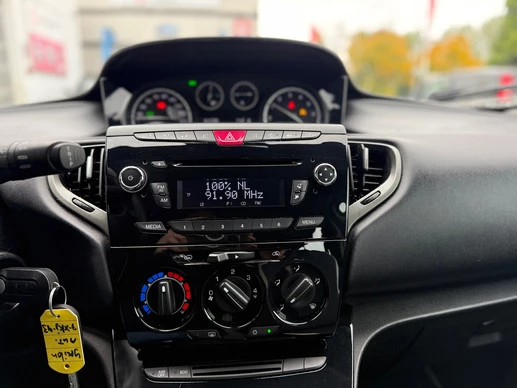 Lancia Ypsilon - Afbeelding 11 van 17