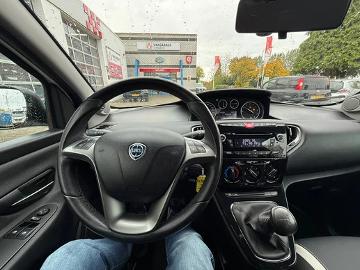 Lancia Ypsilon - Afbeelding 16 van 17