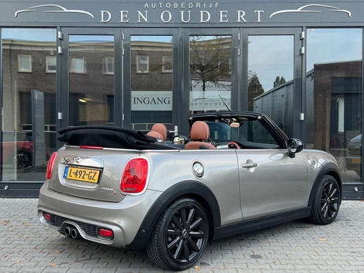 MINI Cooper S Cabrio - Afbeelding 2 van 19