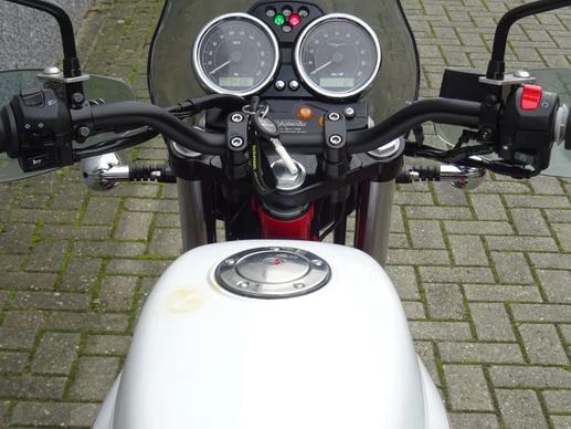 Moto Guzzi V7 - Afbeelding 16 van 20