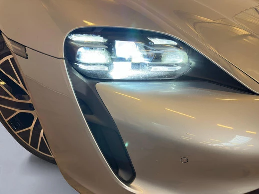 Porsche Taycan - Afbeelding 16 van 30