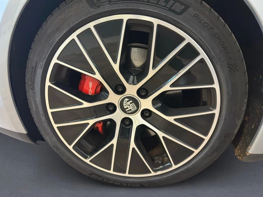 Porsche Taycan - Afbeelding 17 van 30