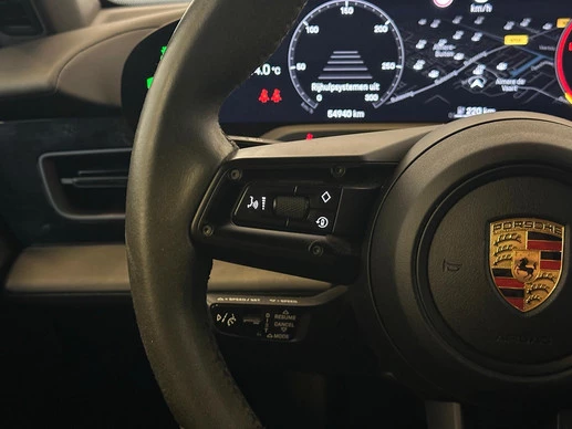 Porsche Taycan - Afbeelding 25 van 30