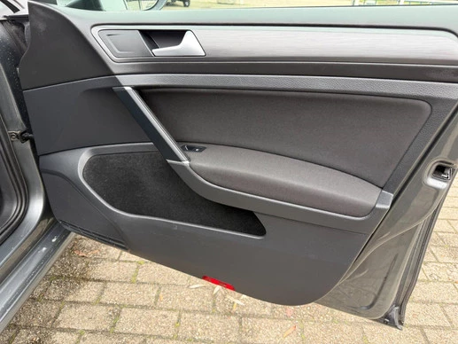 Volkswagen e-Golf - Afbeelding 28 van 30