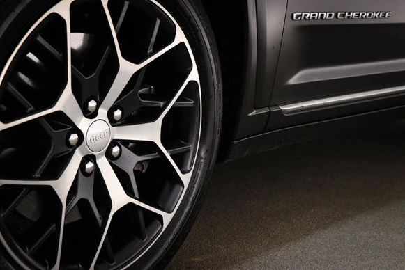 Jeep Grand Cherokee - Afbeelding 23 van 30