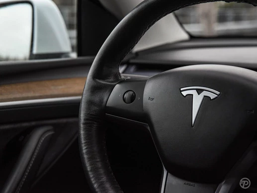 Tesla Model Y - Afbeelding 18 van 30