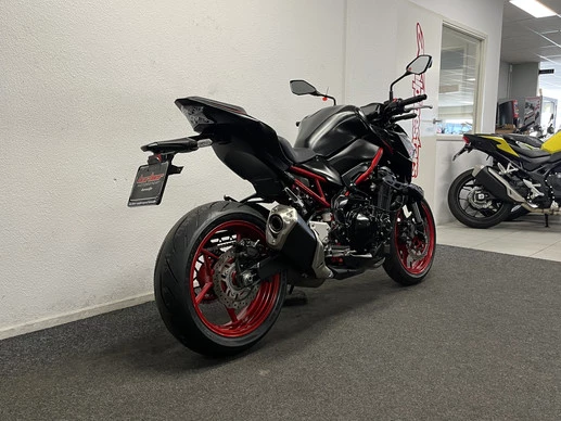 Kawasaki Z900 - Afbeelding 11 van 22