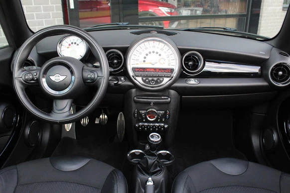 MINI Cooper S Cabrio - Afbeelding 2 van 26