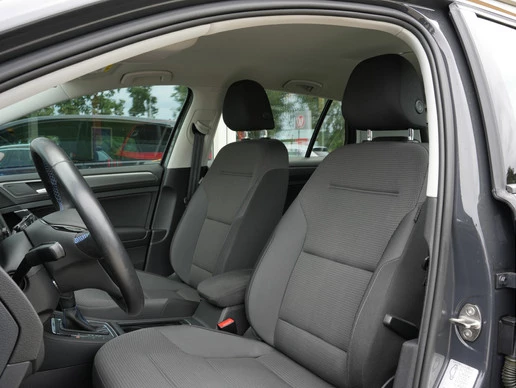 Volkswagen e-Golf - Afbeelding 14 van 30