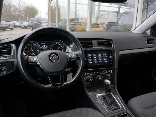 Volkswagen e-Golf - Afbeelding 13 van 30