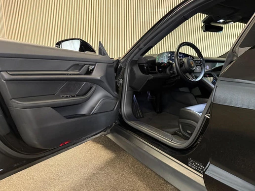 Porsche Taycan - Afbeelding 11 van 30