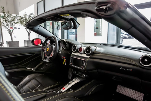 Ferrari California - Afbeelding 13 van 26