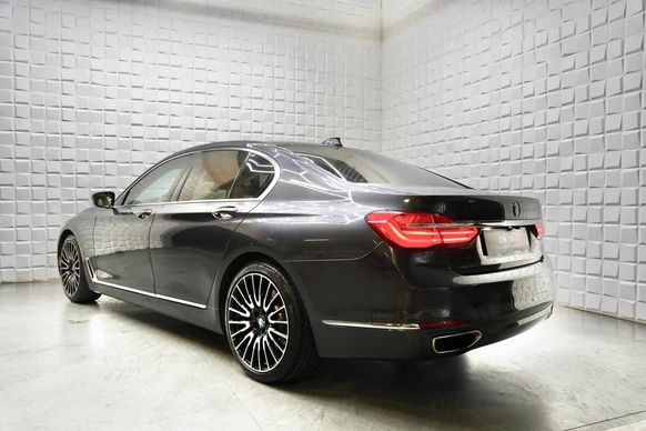 BMW 7 Serie - Afbeelding 8 van 30
