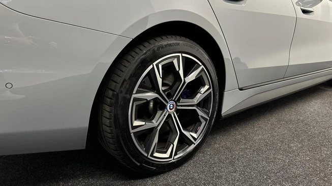 BMW i4 - Afbeelding 13 van 30