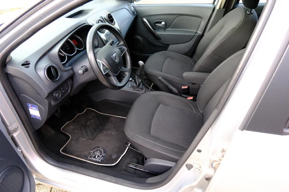 Dacia Logan - Afbeelding 2 van 30