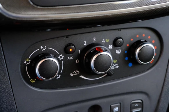 Dacia Logan - Afbeelding 14 van 30