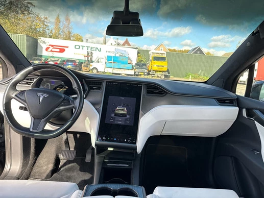 Tesla Model X - Afbeelding 3 van 27