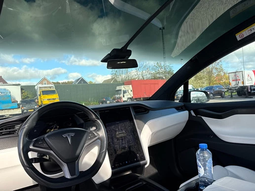 Tesla Model X - Afbeelding 16 van 27