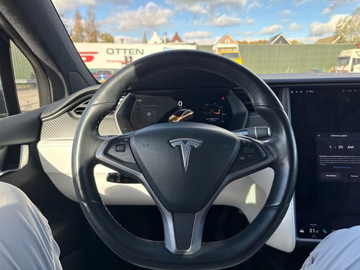 Tesla Model X - Afbeelding 18 van 27