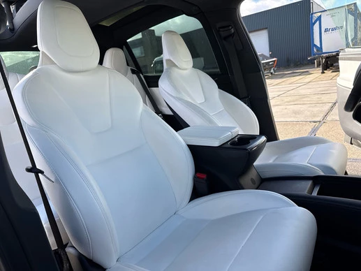 Tesla Model X - Afbeelding 25 van 27